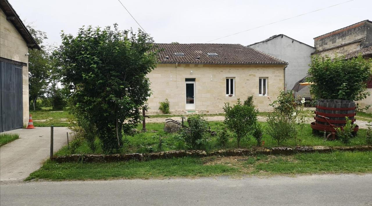 Longere Du Chateau Vieux Mougnac Petit-Palais-et-Cornemps Exterior foto